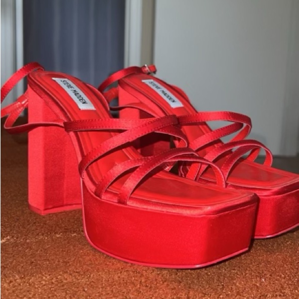 Steve Madden Celia Red Patent Platform Heels
